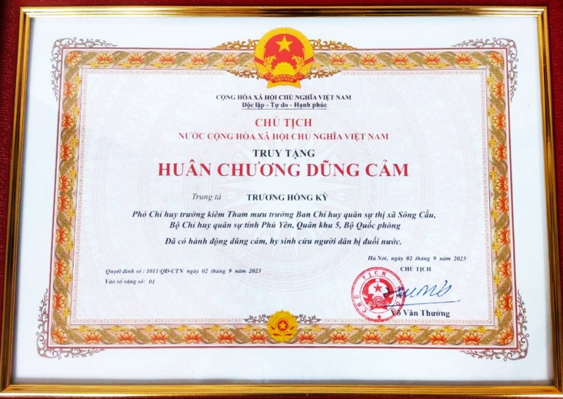 Hỏi - Đáp pháp luật: “Huân chương Dũng cảm” được tặng cho cá nhân trong trường hợp nào?